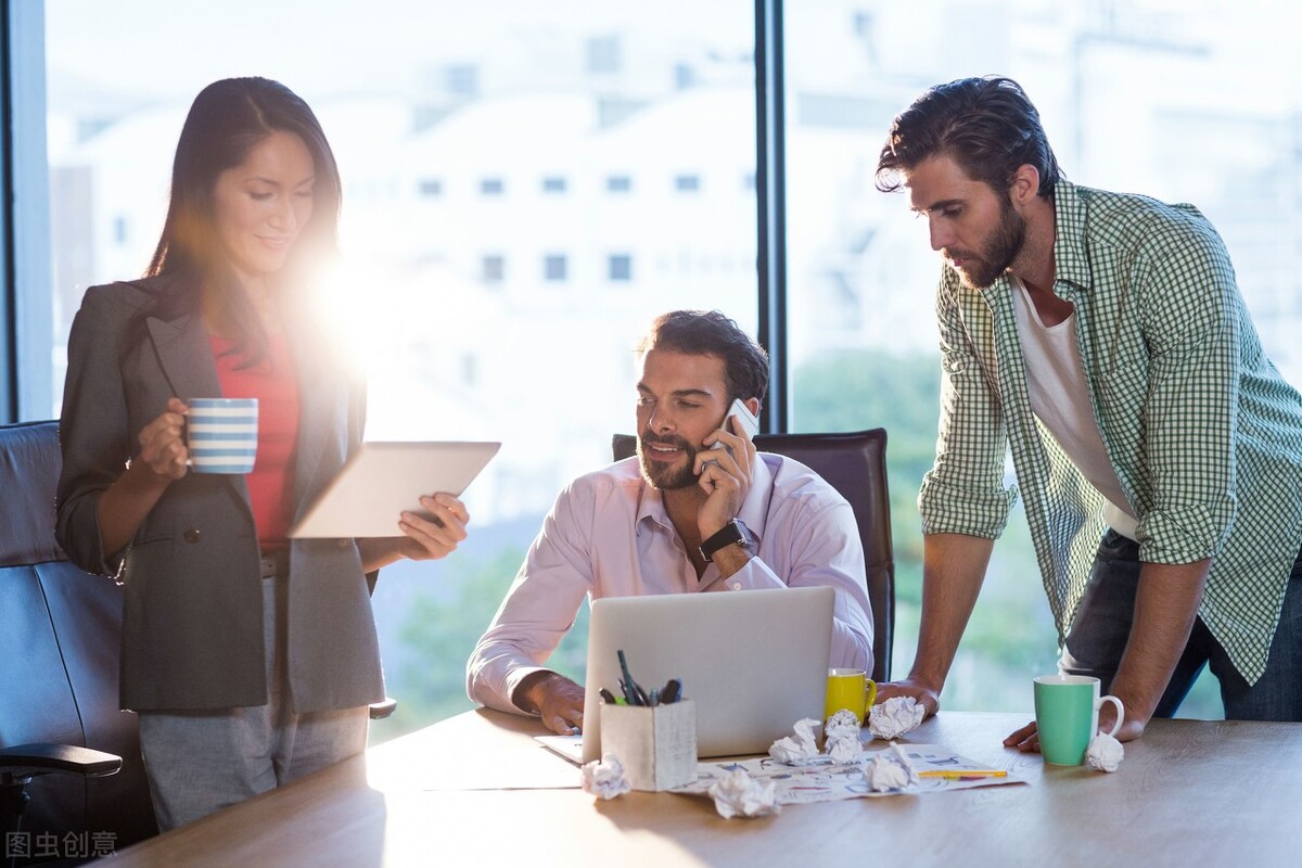 职场如何反击欺负自己的领导,职场遇到抢功的人怎么办
