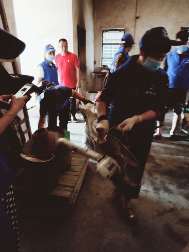 广东万达国旅湛江,万达国旅扶贫助困活动