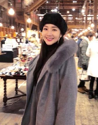 34岁朴敏英颜值太耐打了，收腰的连衣裙又美又飒，女人看了都心动