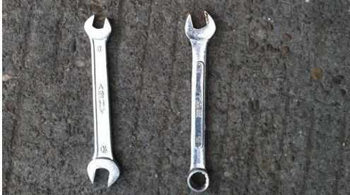 汽车蓄电池怎么安装拆卸,汽车蓄电池拆卸注意事项