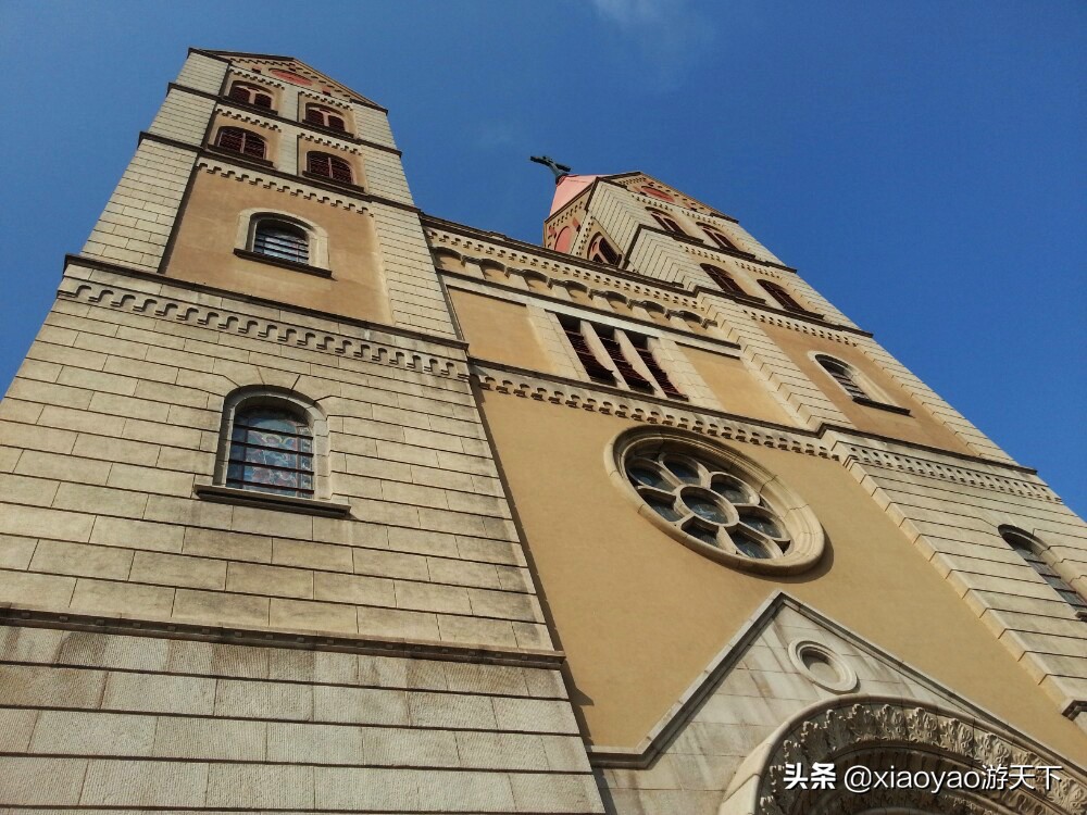 青岛百年德式建筑天主教堂,青岛最有名的天主教堂是哪个地方