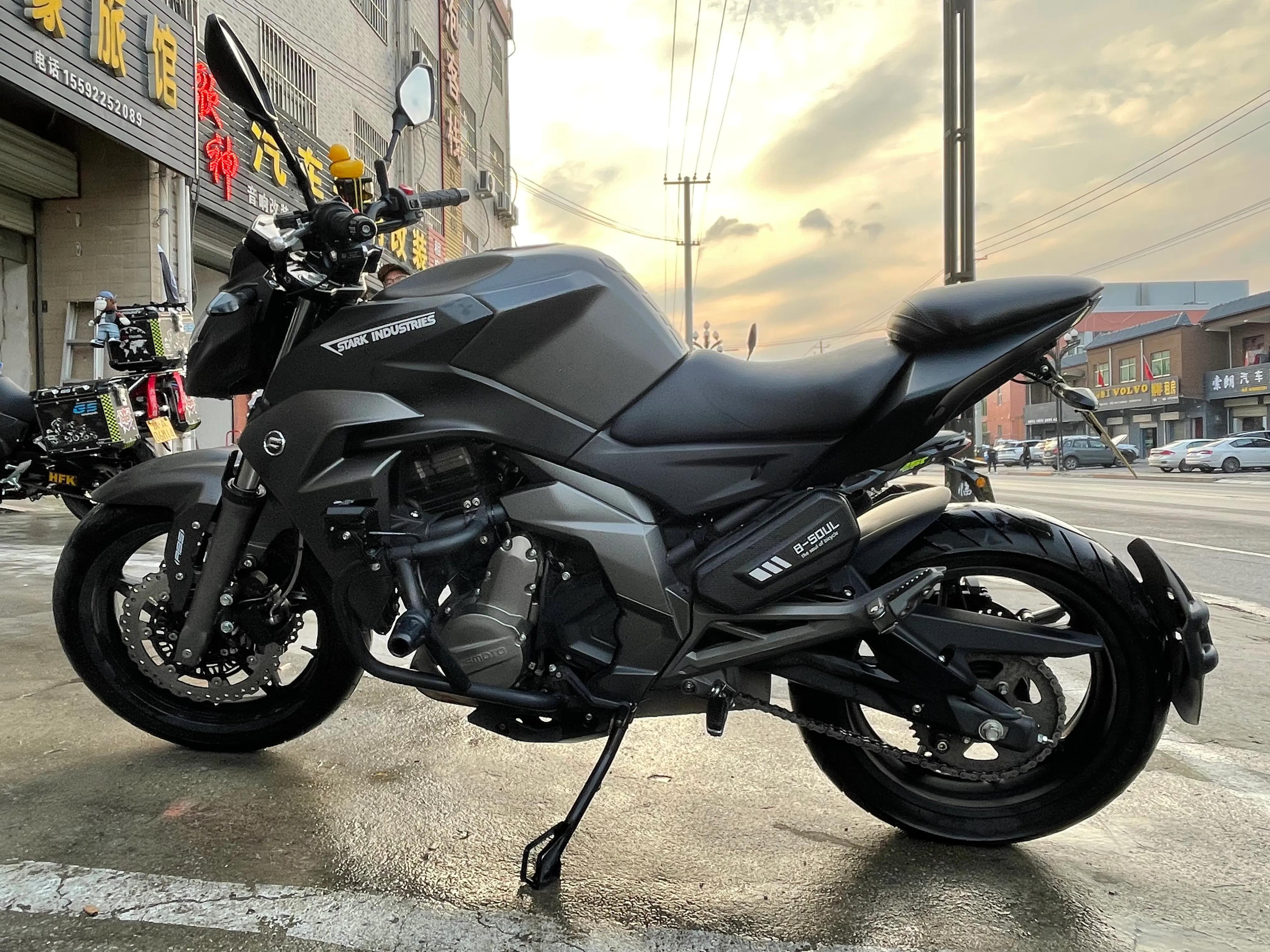 春风400nk和春风650nk哪个建议买,ktm390dukepk春风650nk