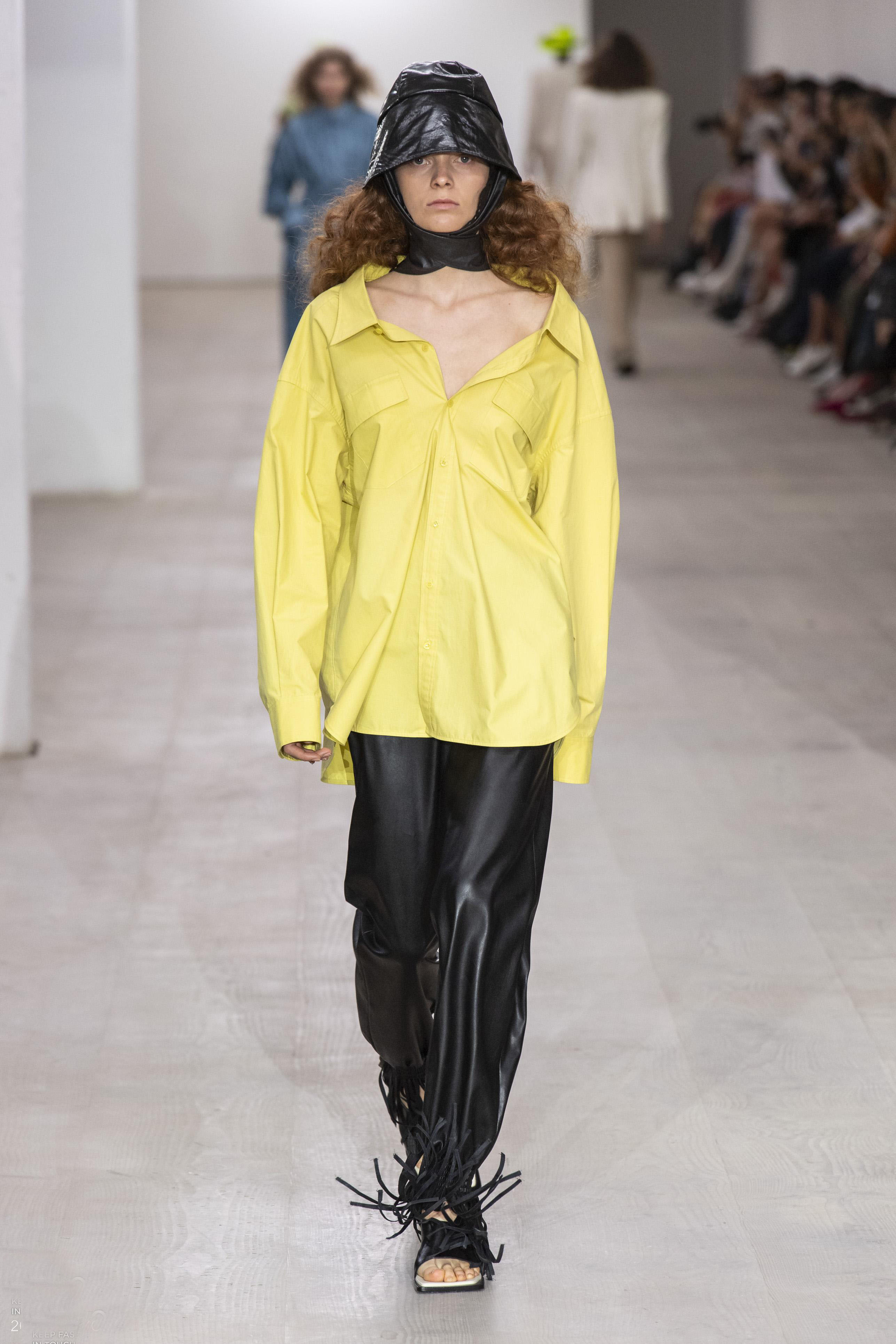 2023秋冬上海时装周秀场设计,2021巴黎高定时装周秀场