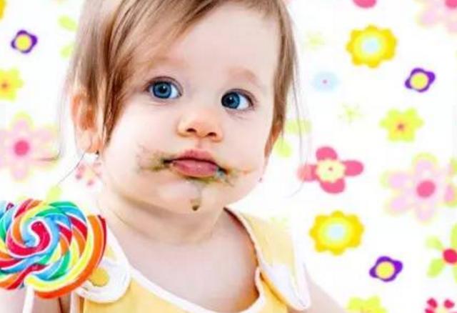 面对孩子犯错我们该如何正确处理,孩子犯错不承认反而哭闹怎么办