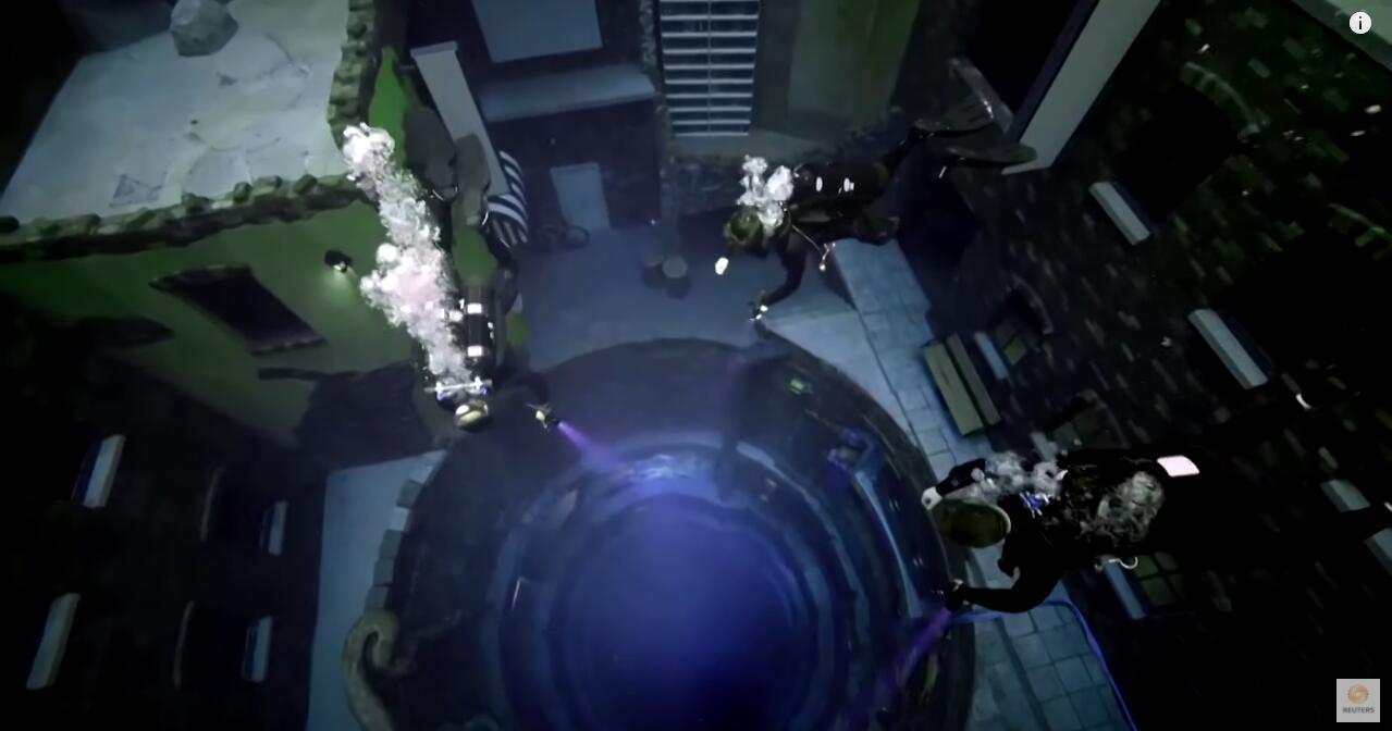 让人灵魂颤抖的游泳池，谁给你勇气往下跳？