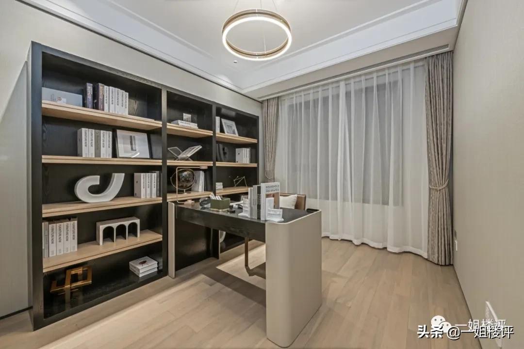 留在关山的最低门槛！超低密，北看东湖，南向楼间距约140米