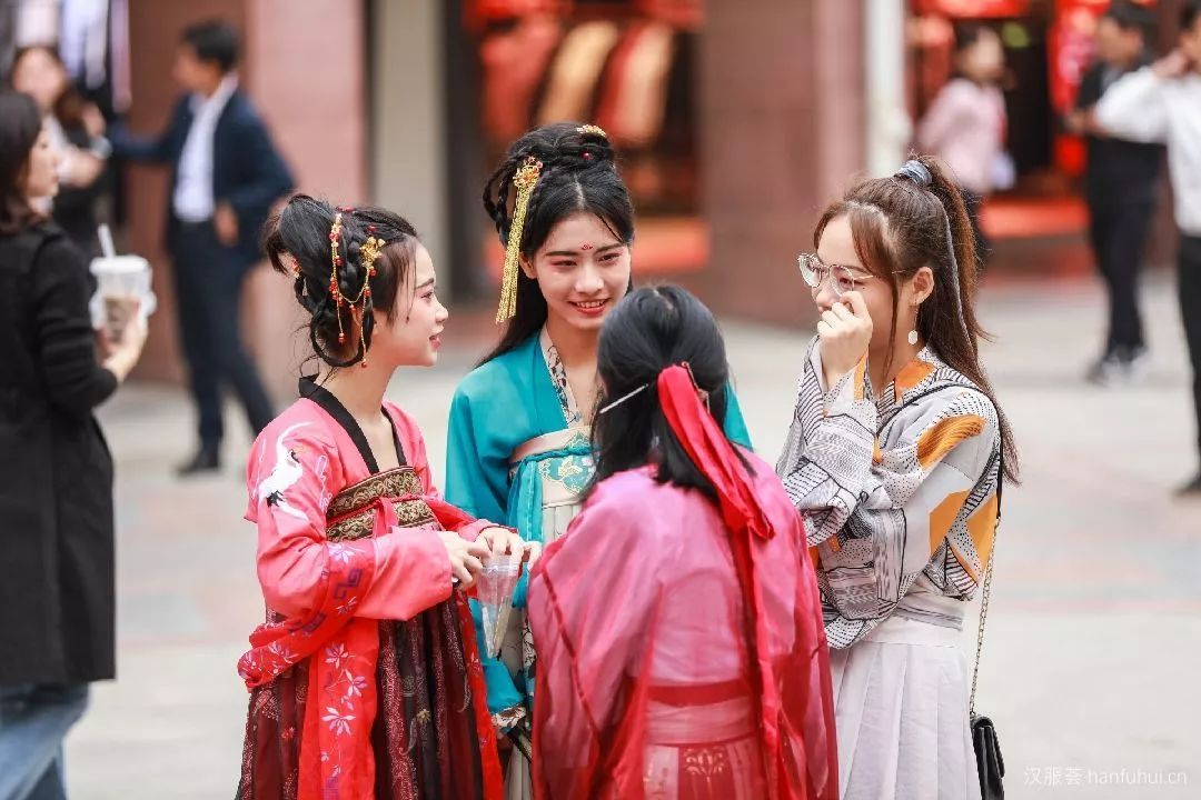 华夏有衣汉服有礼,华夏有衣完整版朗读