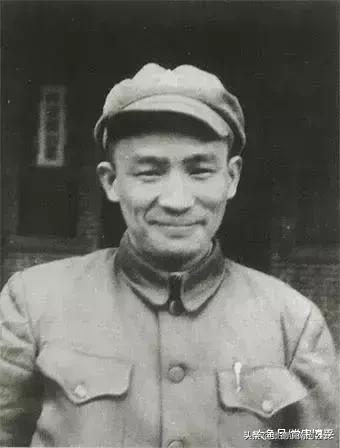 唯一担任过副总理的开国中将,毛*东泽**称其为帅才,周恩来苦撑危局的左膀右臂