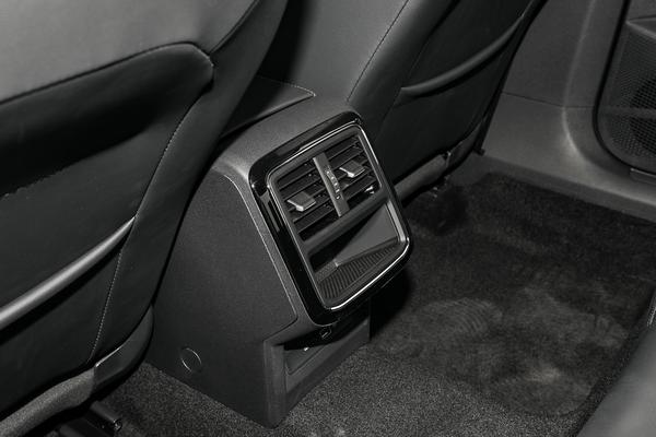 帕萨特1.4商务版真实价格,家用车价格便宜性价比高