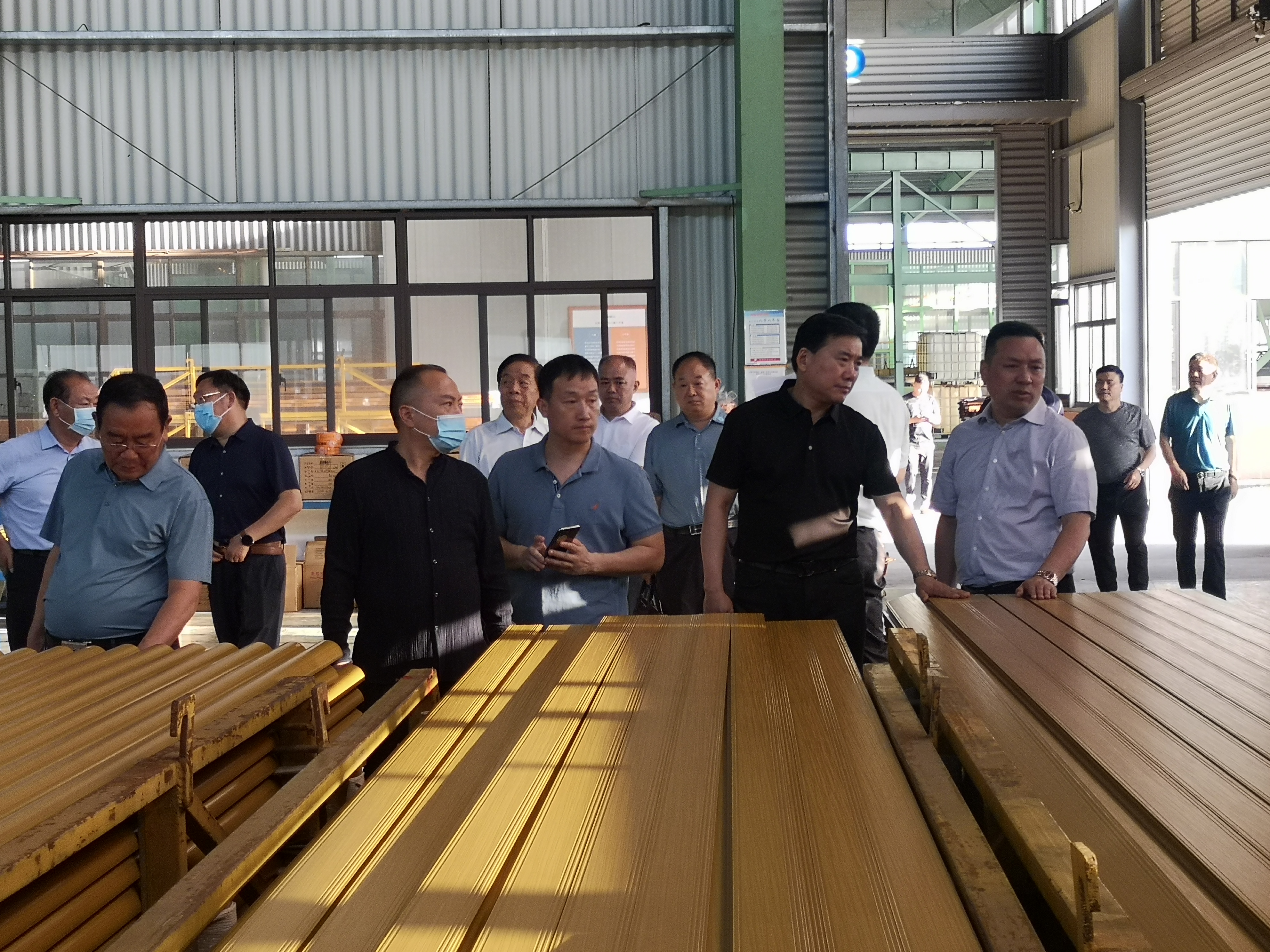 郑州市沈丘商会孙明洋会长带队走访龙图节能铝材(宣城)有限公司