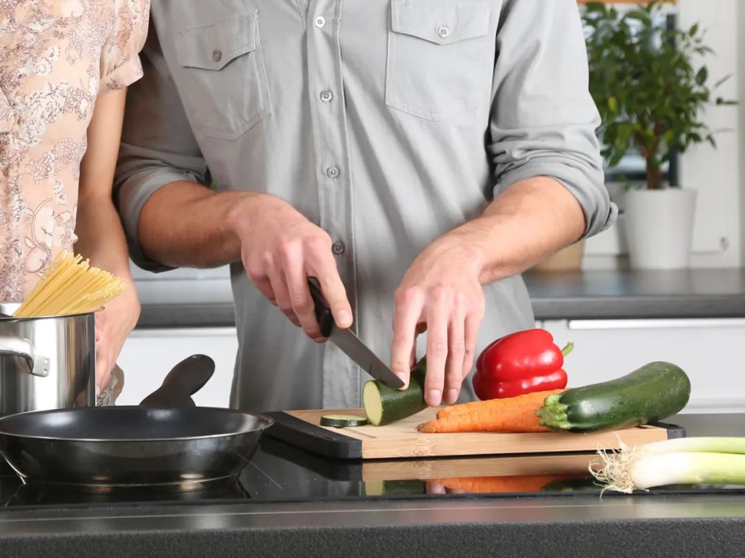 橱柜吧台高度多少合适,橱柜高低台如何设计才好用好看