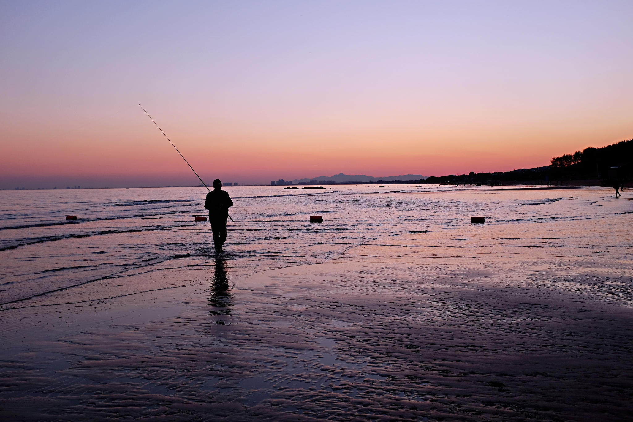 到了北戴河之后怎么去海滨浴场,北戴河怪楼奇园景区今天可以玩吗
