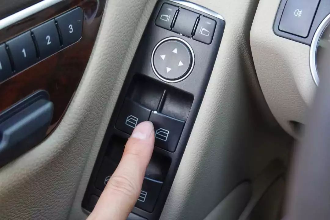 14万买奔驰C,6年只跑2万公里,收藏级