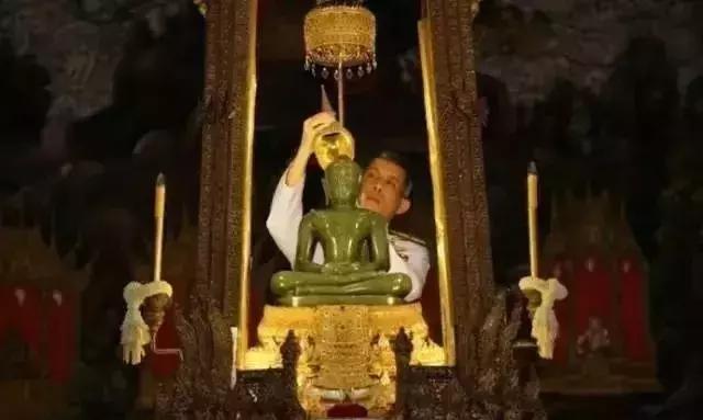 翡翠玉石雕刻精品藏品,世界上最贵的翡翠玉雕