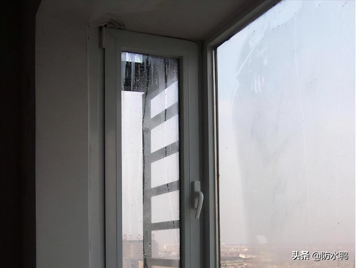 窗框上沿与墙体间漏水如何处理,海螺塑钢门窗上沿漏水如何解决