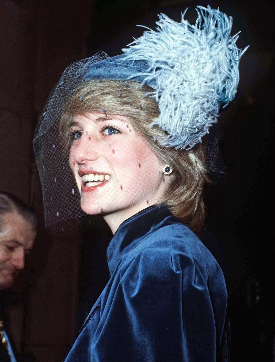 英女王母亲宠爱戴安娜,英女王哈里奶奶