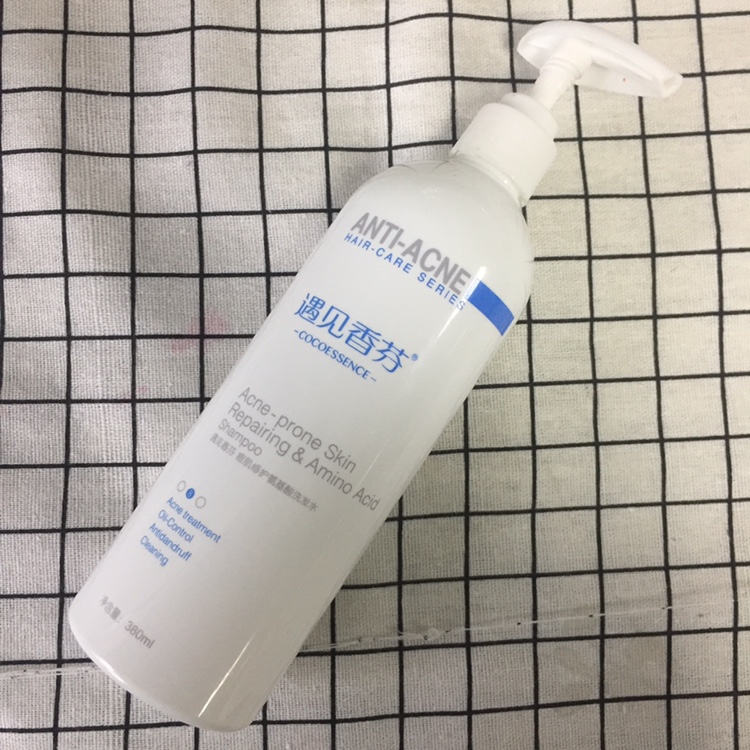 脸大圆的女生发质少适合什么发型,适合小圆脸女生发量少的发型