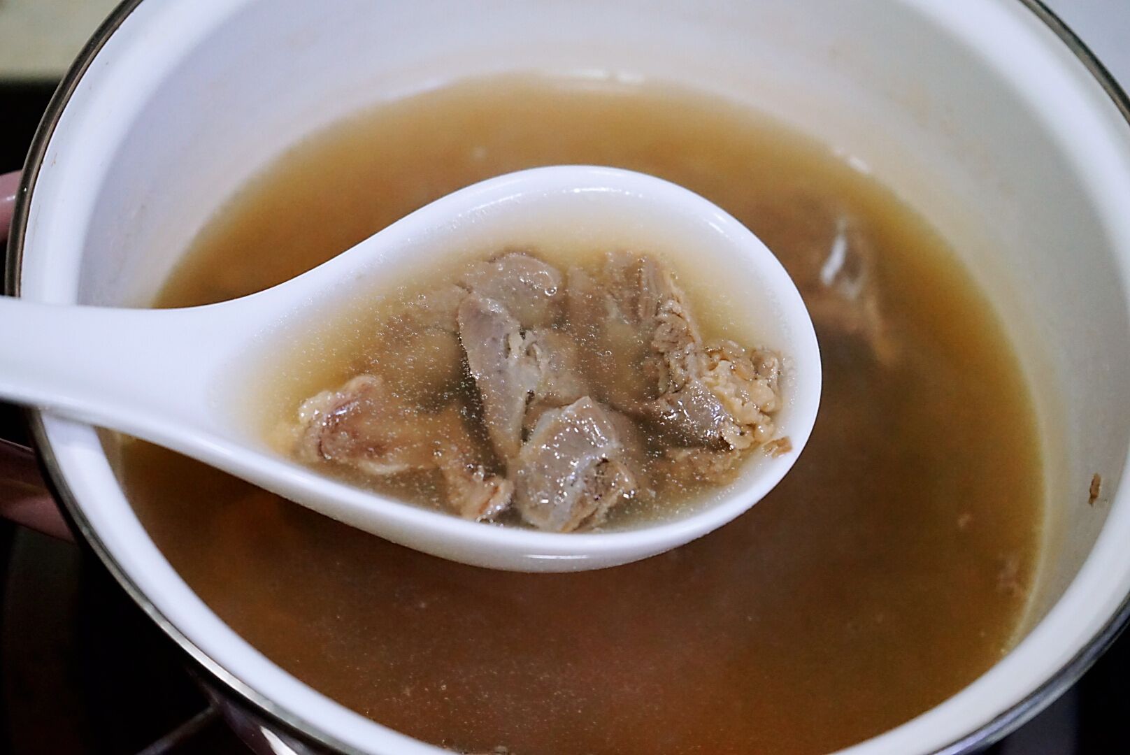 晚上多忙半小时，早餐我做的营养羊汤面才花十分钟，先生直夸真香