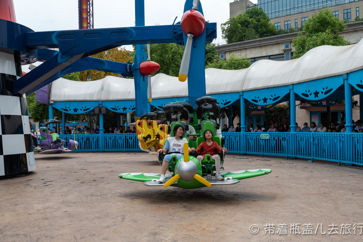 重庆欢乐谷，全国第一座山地版欢乐谷，180的门票是否物有所值