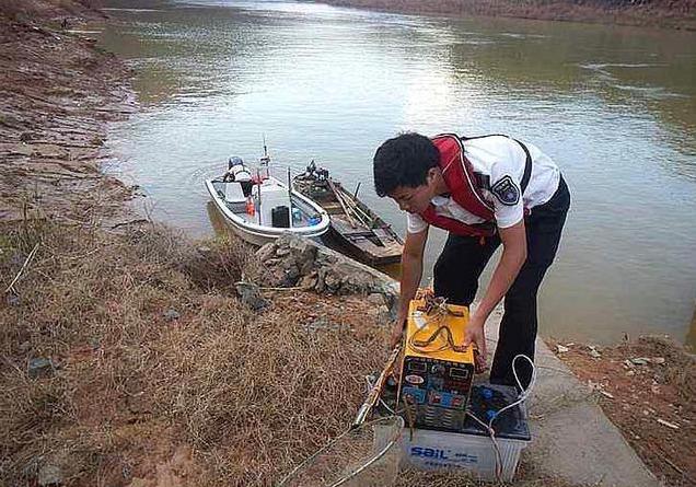 承包千亩水库!投放30万尾小鱼苗,收获季节却满脸愁容,什么情况