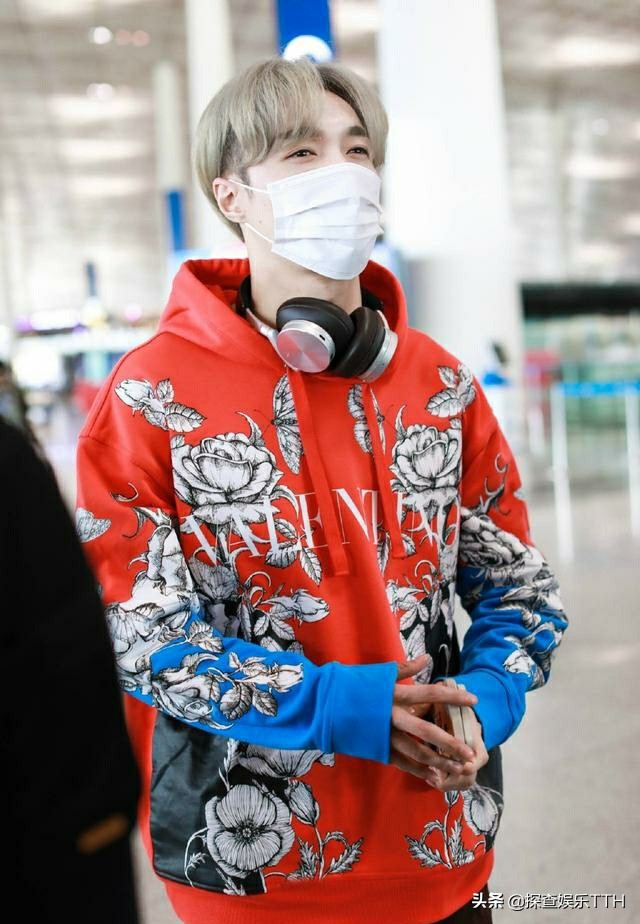 张艺兴新发色银色,张艺兴银色发型图片