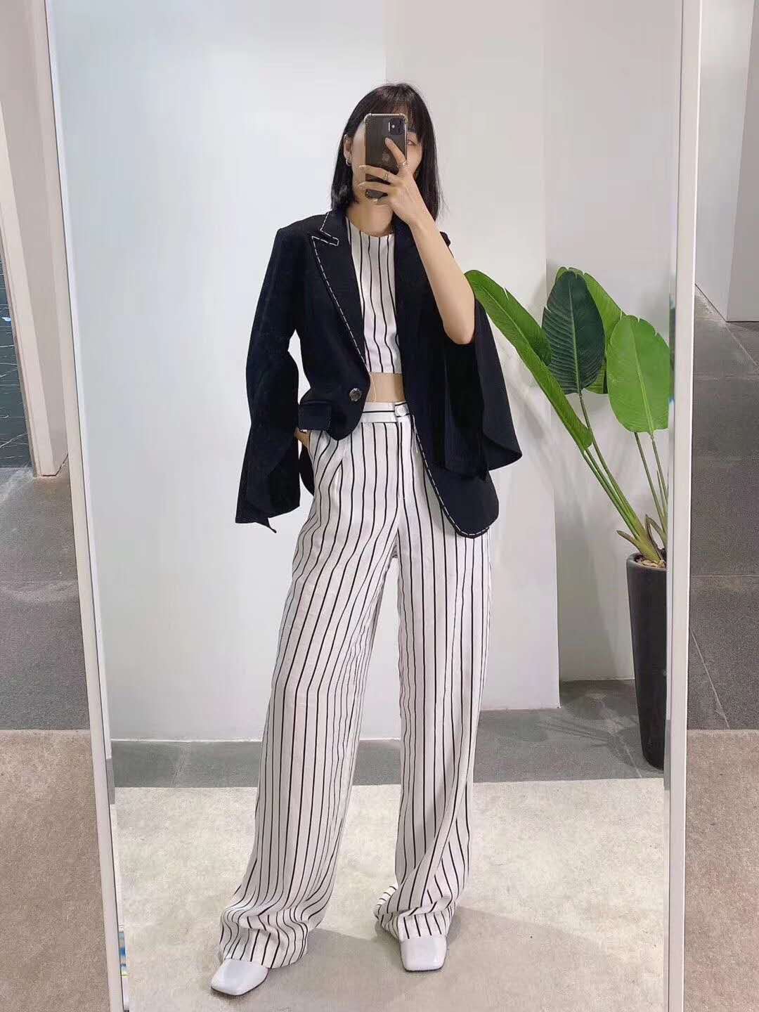 深圳南油金晖原创高端女装直播,深圳南油金晖原创女装价格