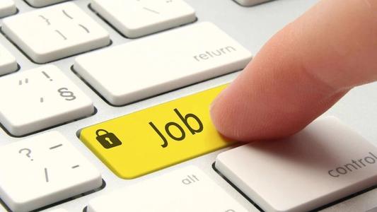 不是在找工作就是在面试的路上,不是在应聘就是在应聘的路上