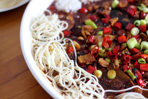 第一美食鱼头泡饼,北京特色菜鱼头泡饼