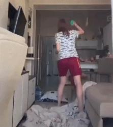 哈士奇剃发前后,哈士奇剃了两道杠