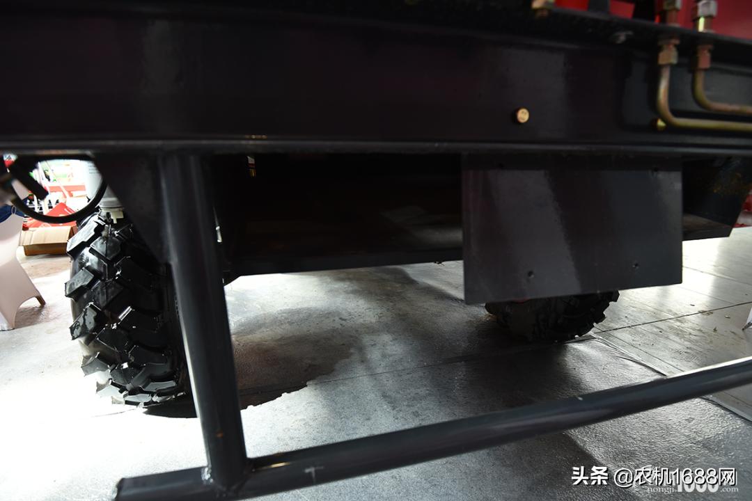 中联收获花生机22款和23款的区别,中联花生收获机2023款新型多少钱