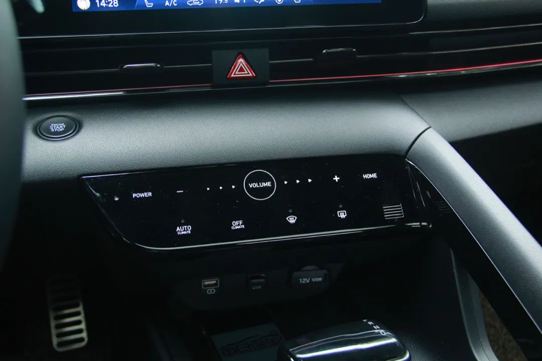 现代伊兰特驾驶质感,试驾第七代伊兰特1.4t百公里加速