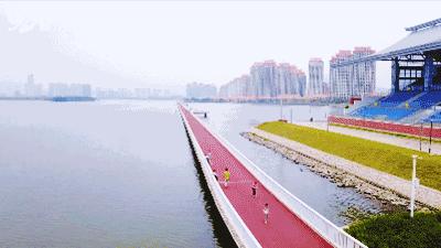 璇楁剰鍘﹂棬,璇楁剰鍘﹂棬浜烘枃闆嗙編