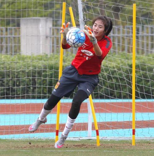 她是中国女足的最美，近照帅气冷艳，网友大呼啥时候进军时尚界？