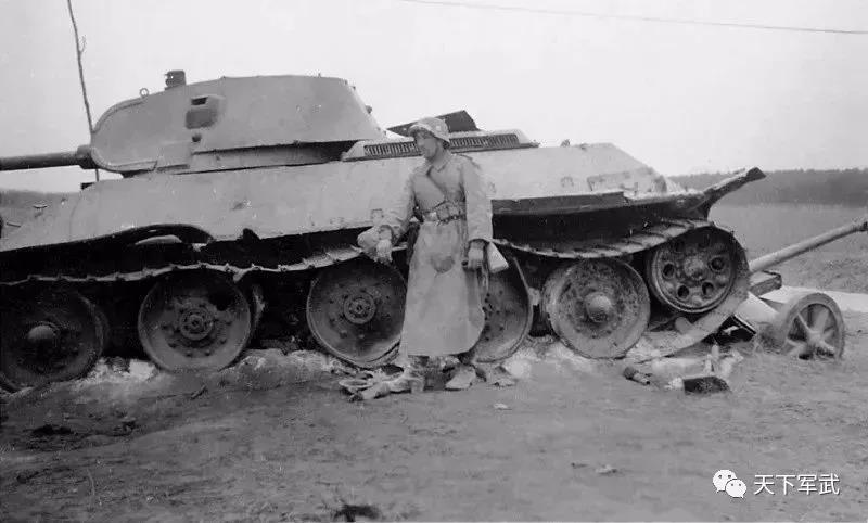 炸裂|没有什么坦克是“一拳”解决不了的*药弹**架瞬间爆炸