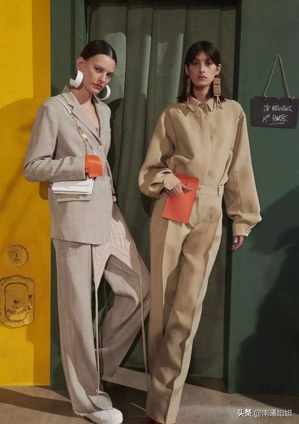 今年最流行的夏季裤口开叉小黑裤,黑色裤子今年最流行的哈伦裤