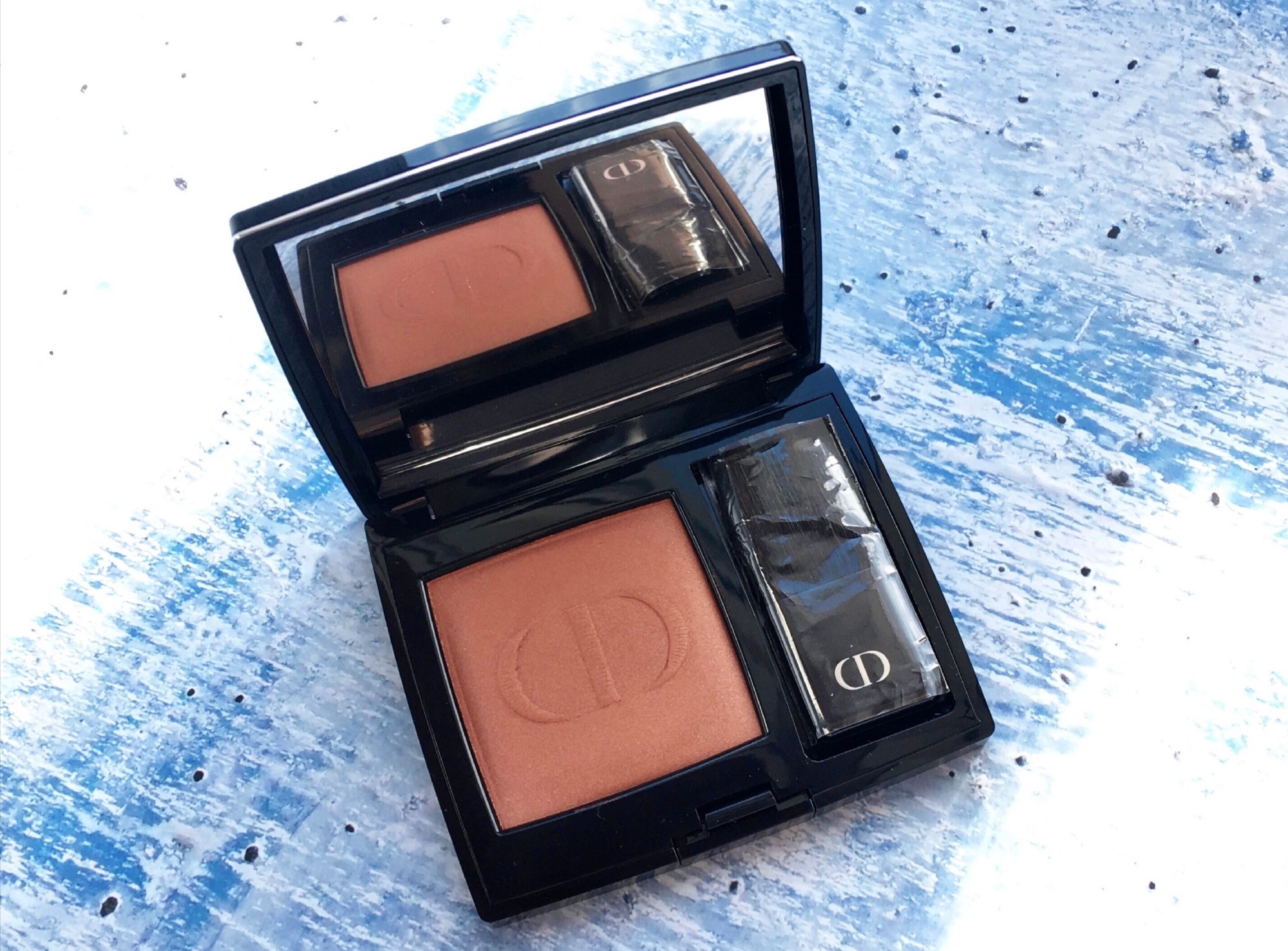 森绘梨佳腮红颜色,沧海遗珠高光腮红