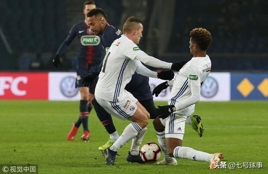 最简单高效的彩虹过人动作,98年世界杯上的布兰科蛙跳