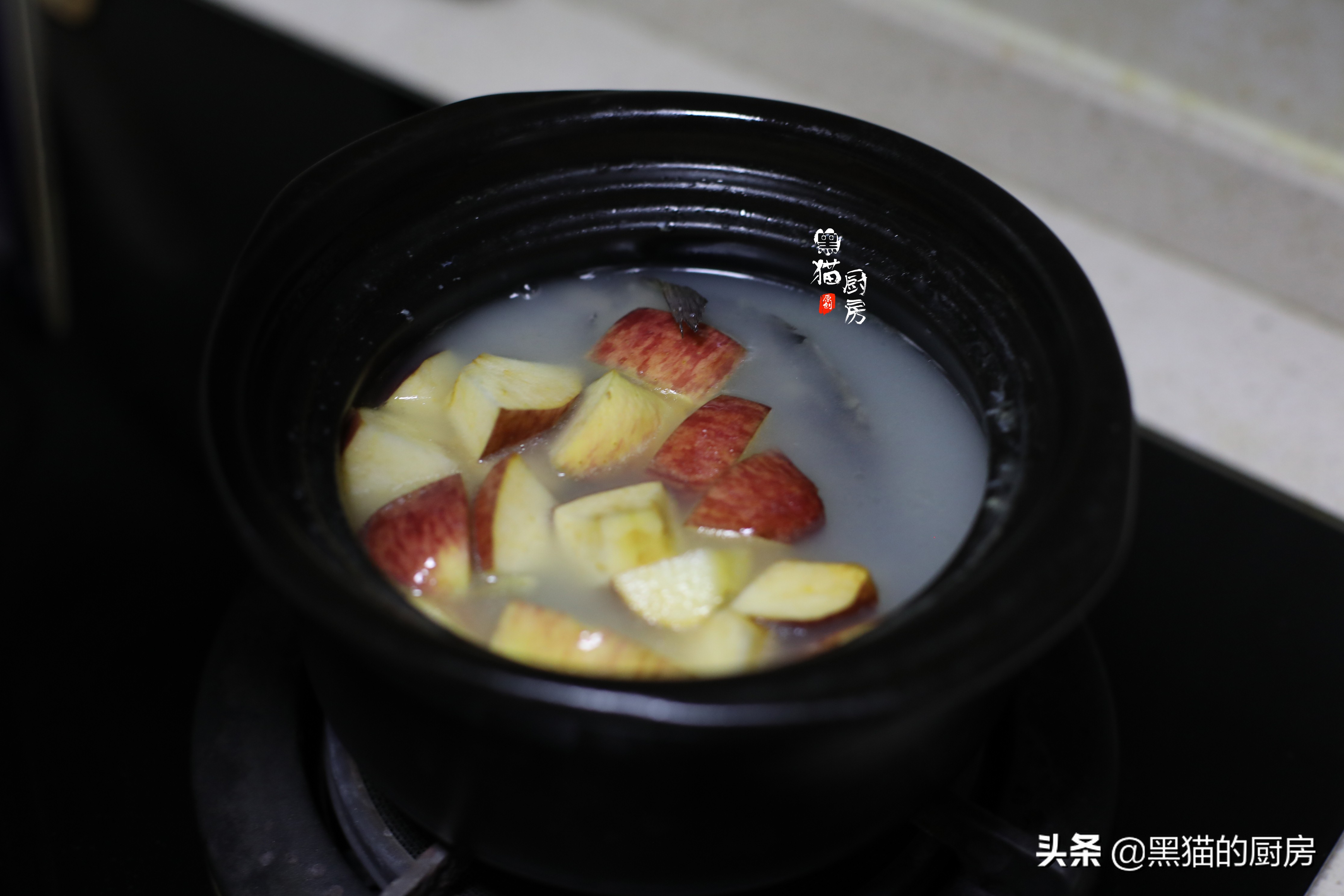 苹果鲫鱼汤的正确做法宝宝喝,苹果鱼汤