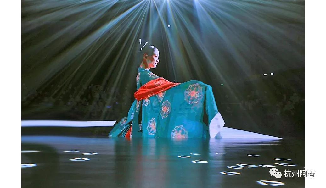 国际时尚周巴黎,时装周秀场