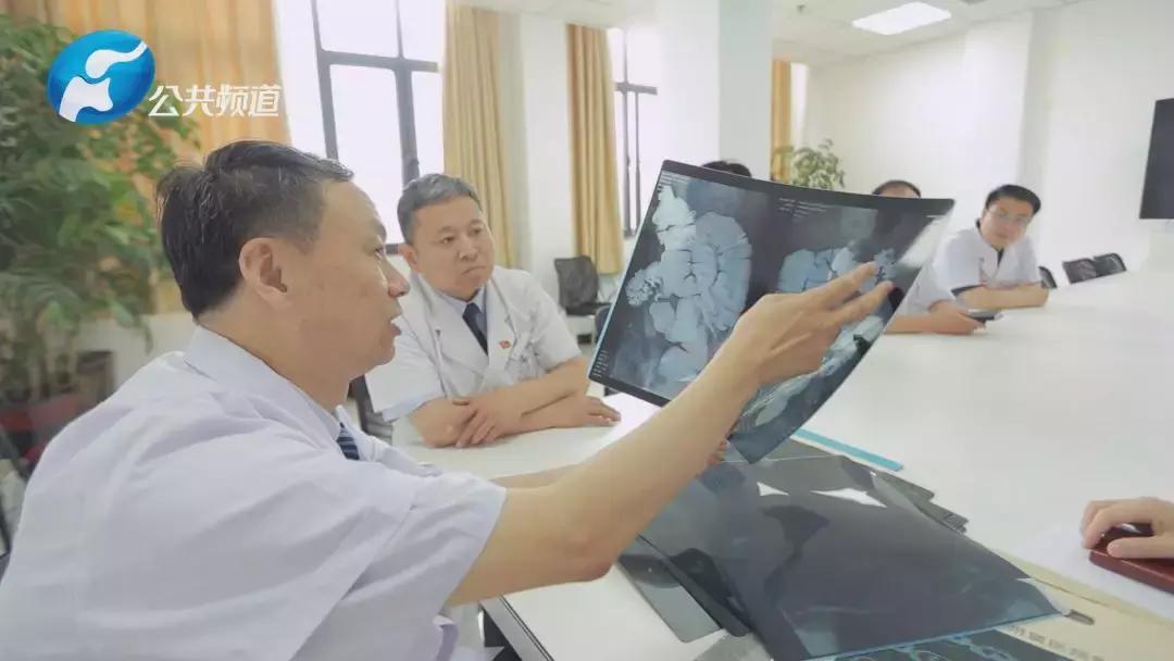 拼搏亮剑|河南大学第一附属医院胸腔镜辅助食管癌根治横结肠代食管手术纪实