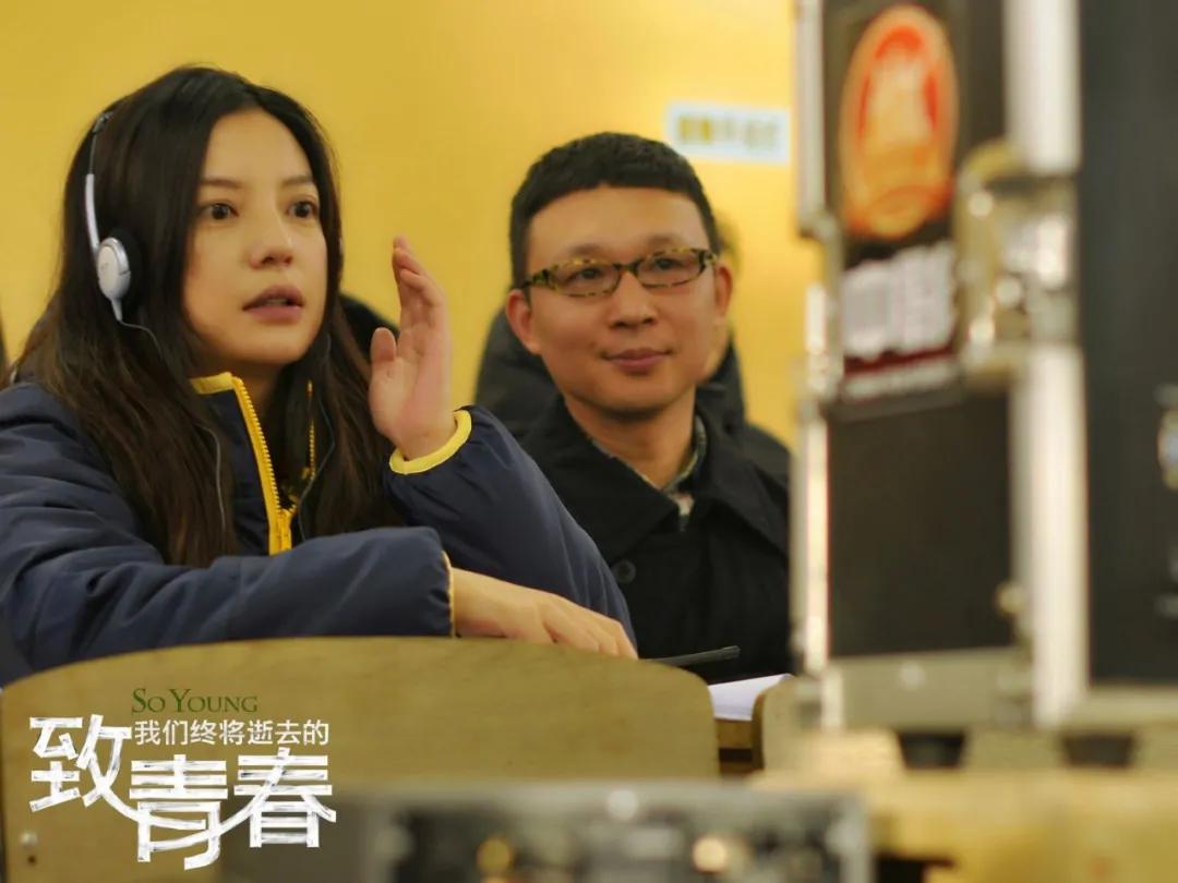 赵薇黄奕两代小燕子同框还珠格格,黄奕赵薇两代小燕子同框