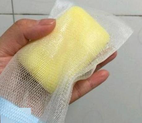 硫磺皂只能用来洗脸？太小瞧它了，硫磺皂的4个功效你需要知道