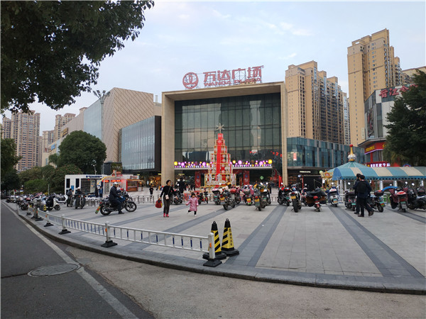 晋江耐克阿迪折扣店,耐克阿迪折扣店的进货渠道在哪儿