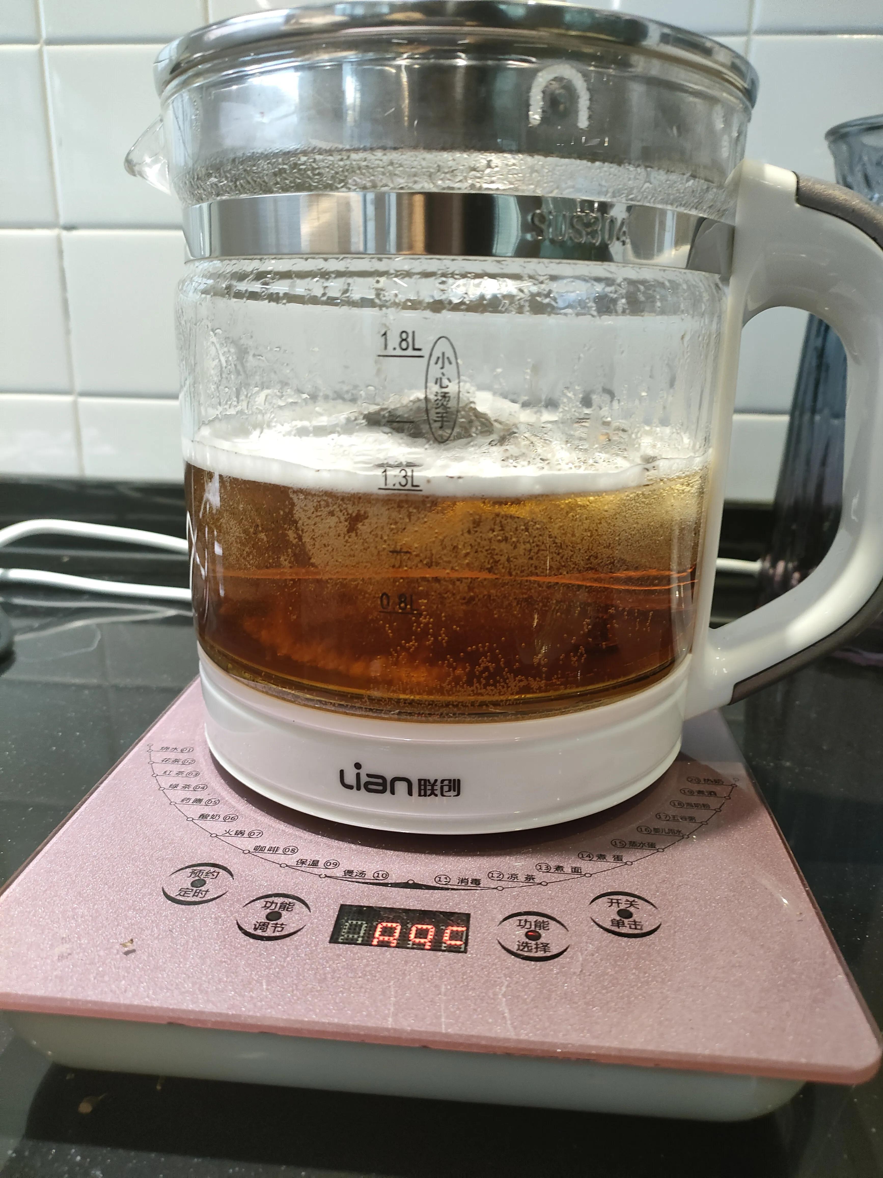 烤奶的做法自制奶茶,自制奶茶要不要加水