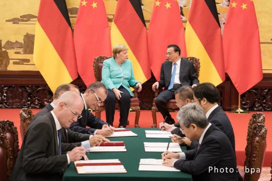 长沙到凤凰城多少公里,长沙距离凤凰古城有多远