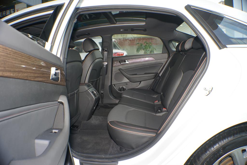 索纳塔九混动智联版测评,索纳塔9插电式混合动力评测