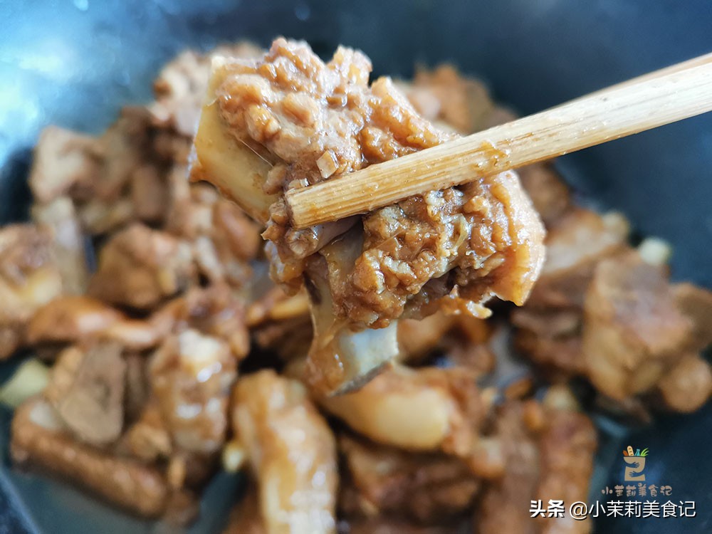 炖排骨前千万别焯水教你正确做法,炖排骨焯水放不放料酒