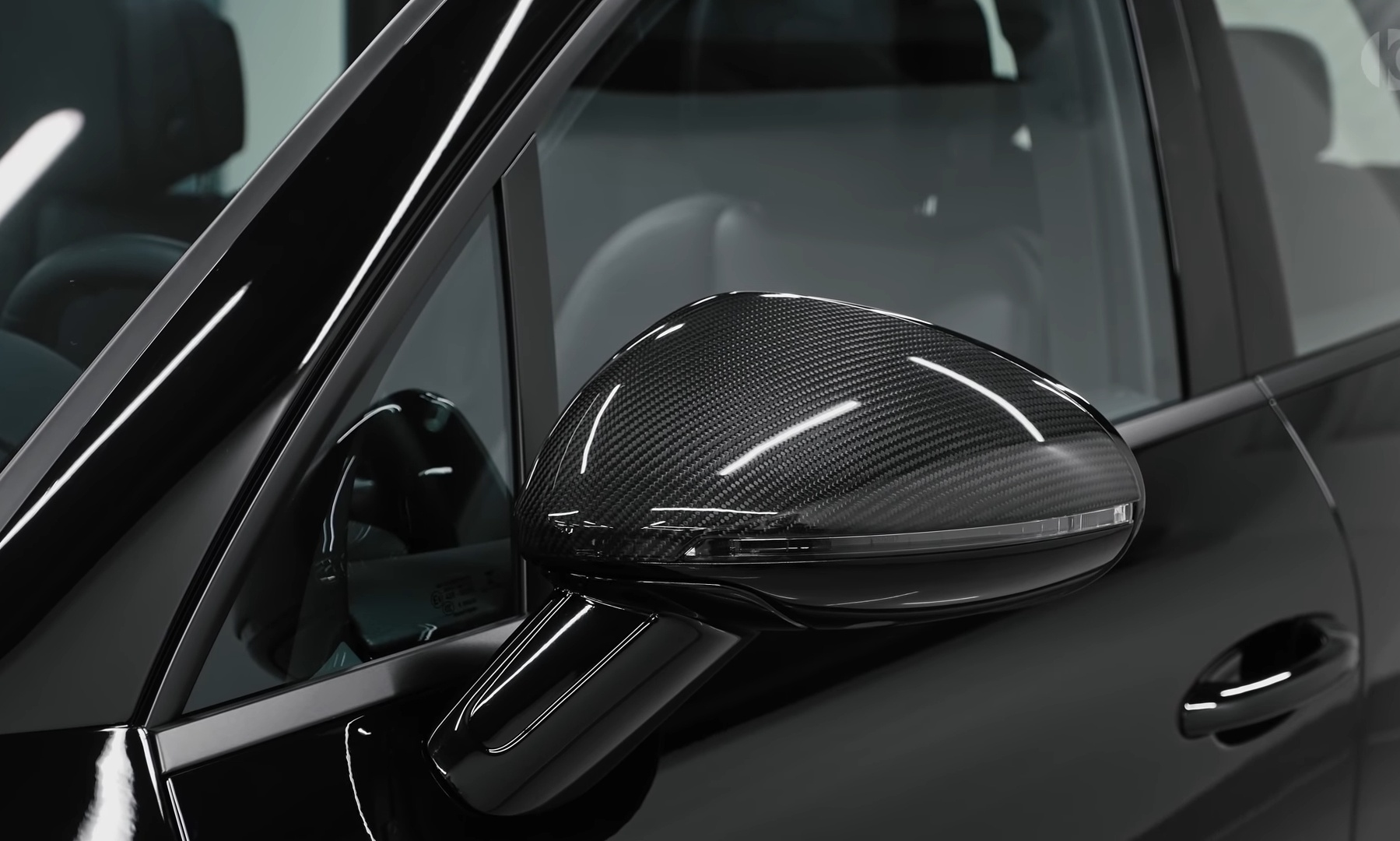 保时捷macans2.9t选装下来多少钱 (什么车性价比比保时捷macan高)