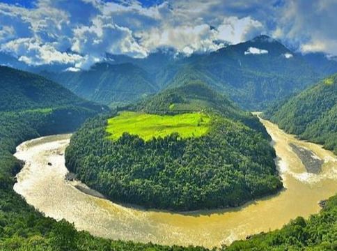 这座县城进去就要收费，门票210元却游客不断，你猜到是哪了吗