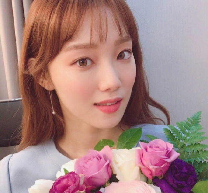 李圣经白皮肤,李圣经皮肤手感